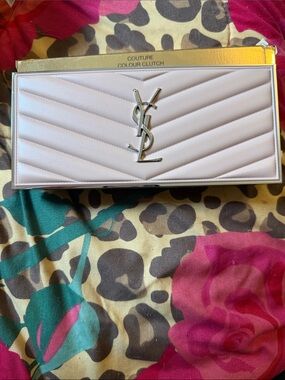 *Limited Addition Yves Saint Laurent (Eyeshadow Pale Pink Quilted Leather Clutch